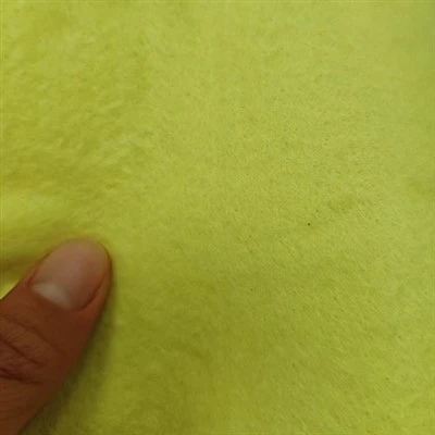 Ugunsdroši cimdi, kas oderē para aramid neausto audumu